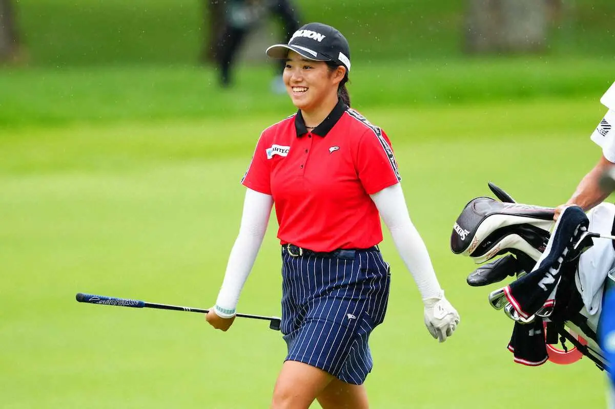 【画像・写真】大阪桐蔭高1年のアマ岩永杏奈69で浮上　先輩・山下美夢有と「回りたい」日本女子オープン第2日