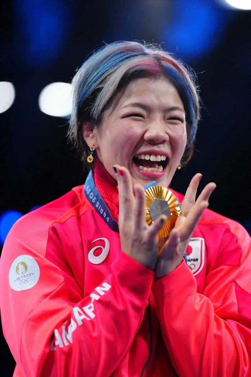 【画像・写真】パリ五輪・レスリング女子76キロ級で金メダルを獲得した鏡優翔
