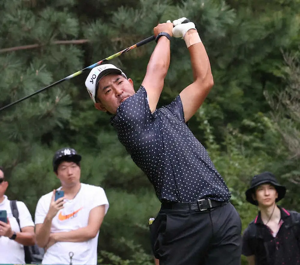 【画像・写真】【男子ゴルフ】第1ラウンドは日没順延　小平智が暫定首位　金谷拓実らが1打差