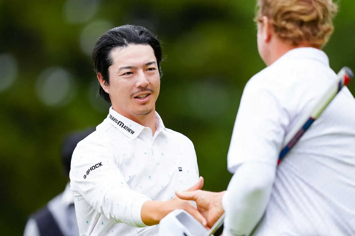 【画像・写真】通算4アンダーでホールアウトする石川遼（撮影・会津　智海）