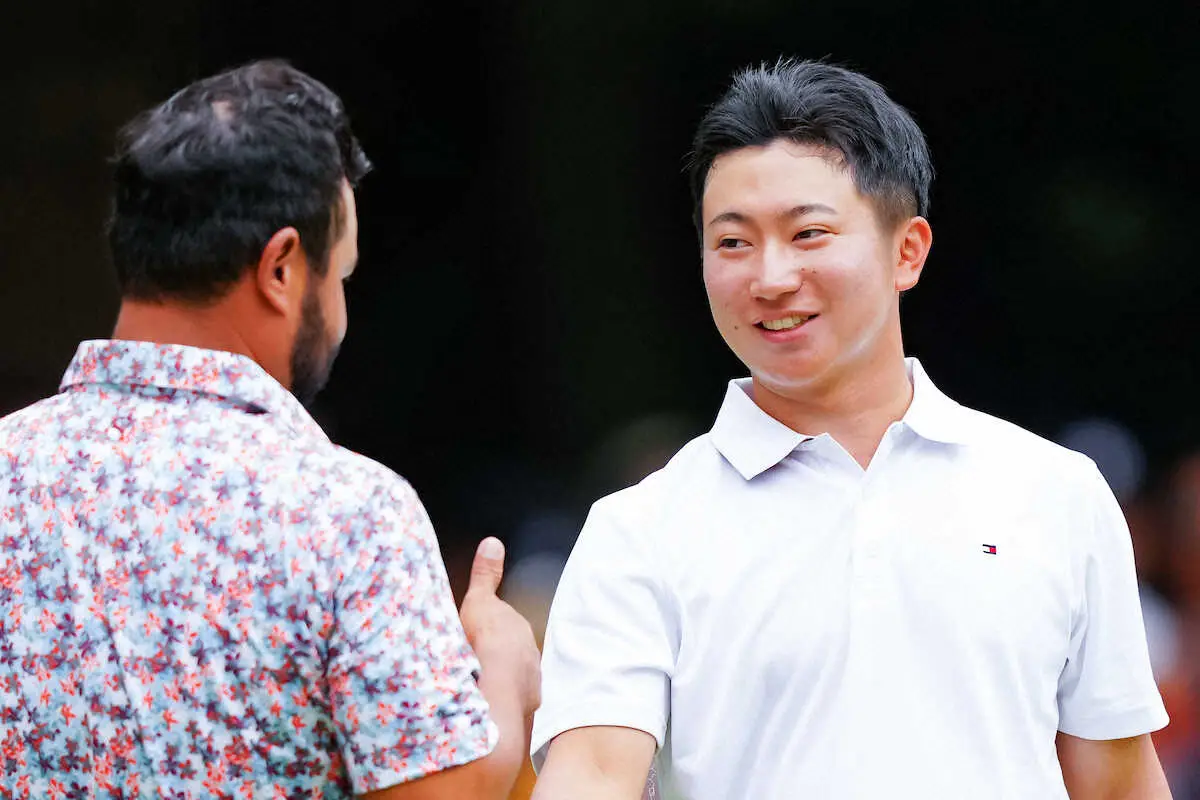 【画像・写真】＜米男子ゴルフツアーZOZOチャンピオンシップ最終日＞18番、通算13アンダーでホールアウトする杉浦悠太（撮影・会津　智海）