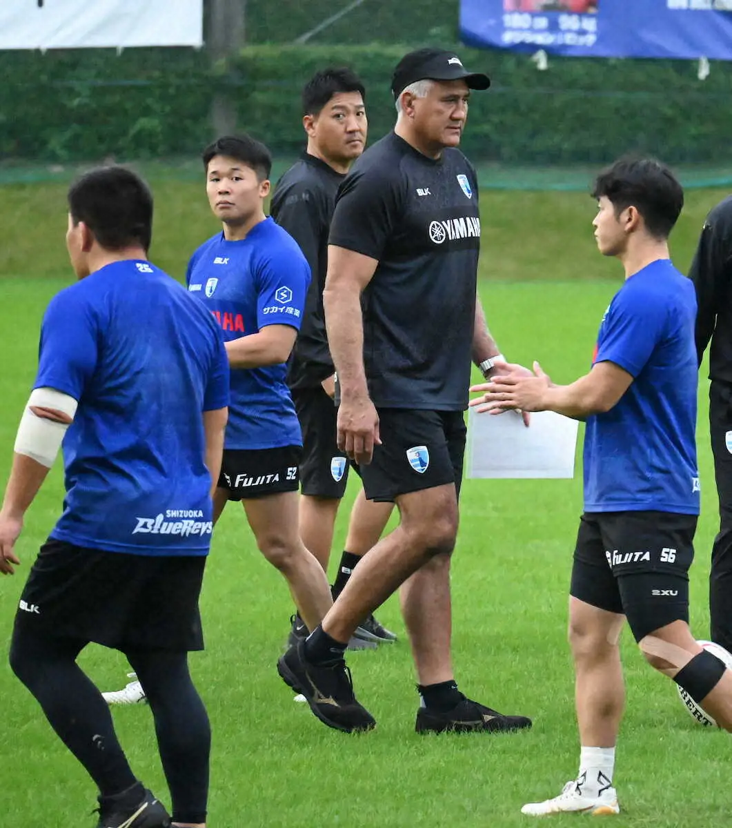 【画像・写真】ラグビーリーグワン1部静岡の練習を、前日本代表ヘッドコーチのジョセフ氏がチェック