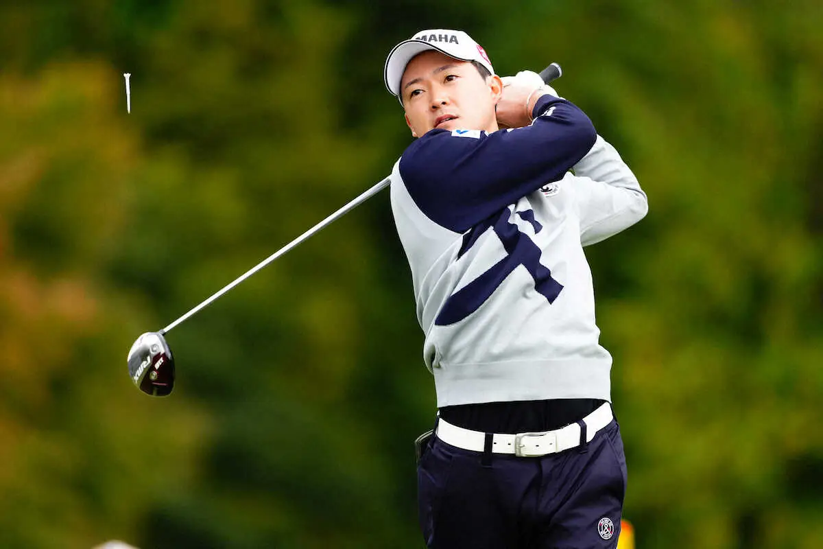 【画像・写真】3番、ティーショットを放つ今平周吾