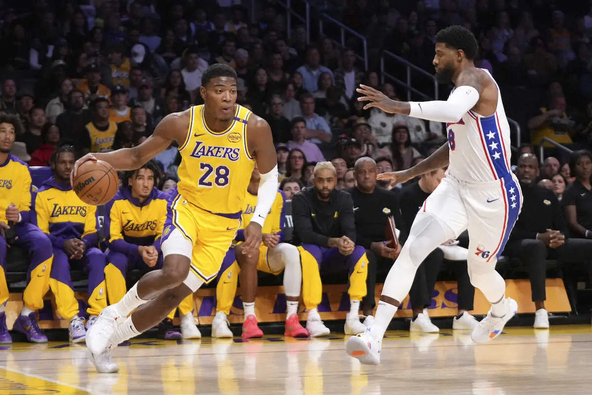 【画像・写真】八村塁　体調不良からの復帰戦で3本の3Pを決めて9得点！レイカーズ連敗ストップ　ド軍選手も生観戦