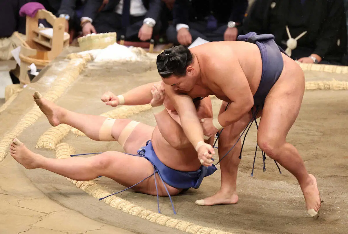 【画像・写真】新大関・大の里が4勝目　豊昇龍は大関陣で唯一5連勝　琴桜も1敗をキープ　全勝は3力士