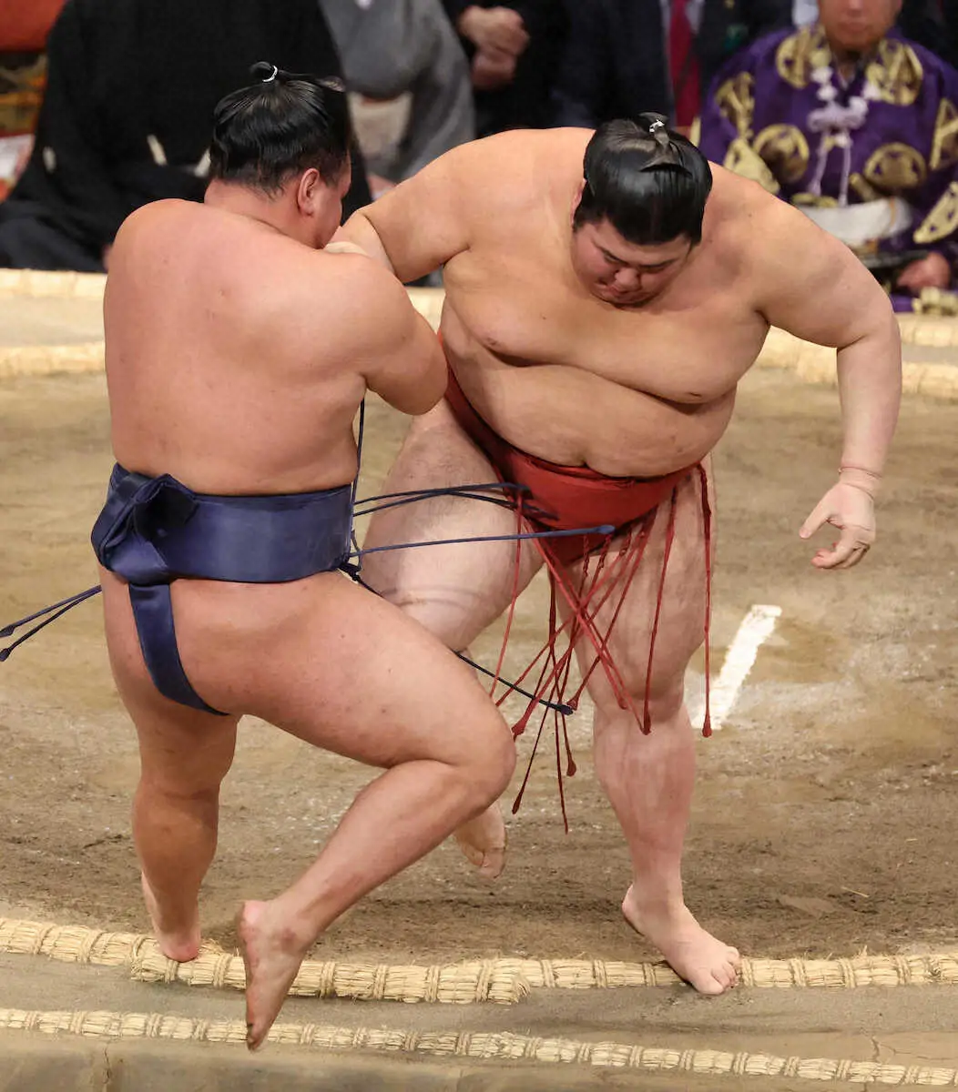 【画像・写真】新大関・大の里が2敗目喫す　豊昇龍は初日から全勝キープ　琴桜が1敗死守　全勝は豊昇龍、阿武剋の2人