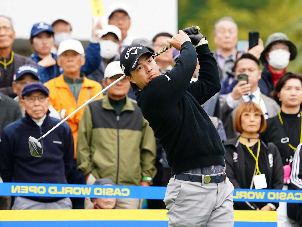 【画像・写真】10番、ティーショットを放つ石川遼（撮影・井垣　忠夫）