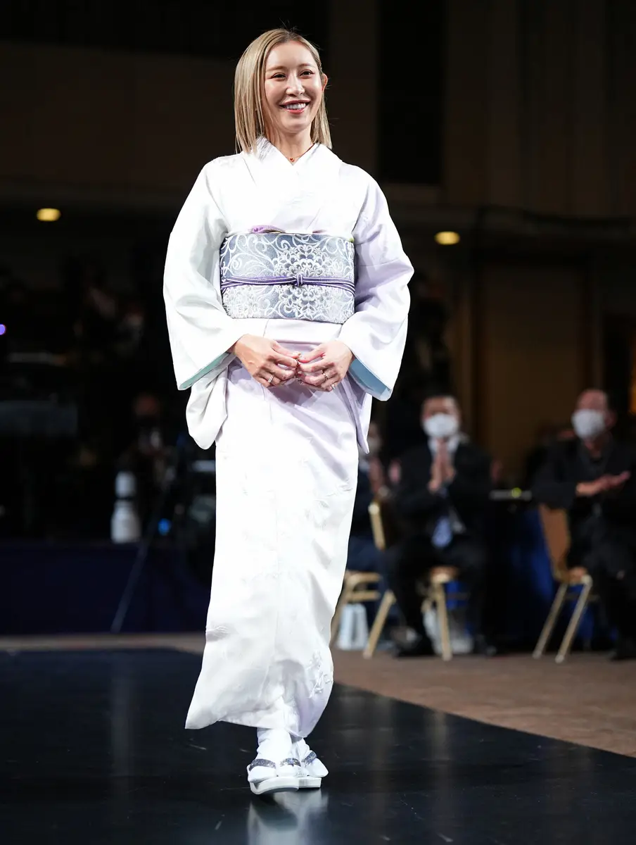 【画像・写真】キンクミ　短パン＆ねじり鉢巻き姿公開、来季へみなぎる闘志に「ふぁぃてぃん」「筋肉凄！」「期待！」