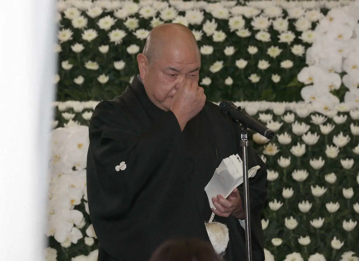 【画像・写真】北の富士さんをしのぶ会に2000人　八角理事長が涙のあいさつ「親方との出会いがなければ今の私はない」