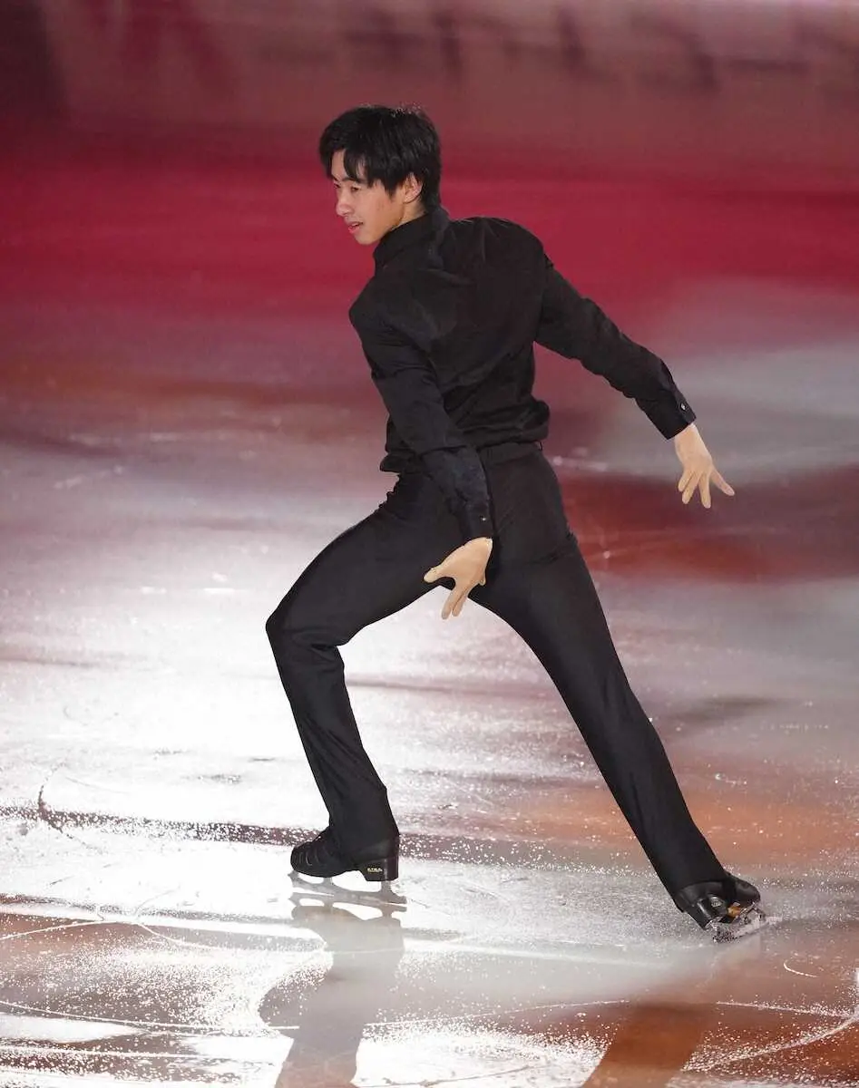 【画像・写真】坂本花織、鍵山優真、りくりゅう…豪華スケーター滑り納め「メダリスト・オン・アイス」