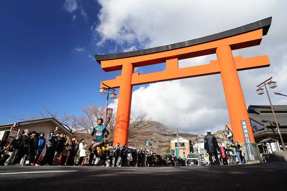 【画像・写真】【箱根駅伝】青学大が往路連覇！若林が山で区間新逆転　「あいたいね大作戦」成功へ大前進