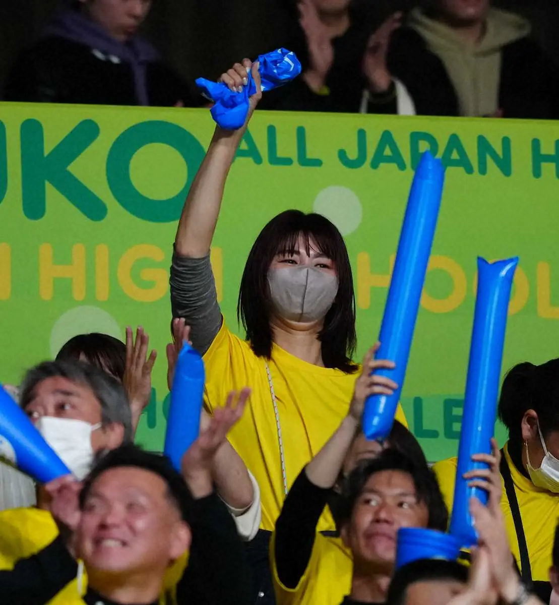 【画像・写真】【高校バレー】大友愛さん長女、秋本美空擁する共栄学園が19年ぶりV「凄くたくさん支えてくれて感謝」