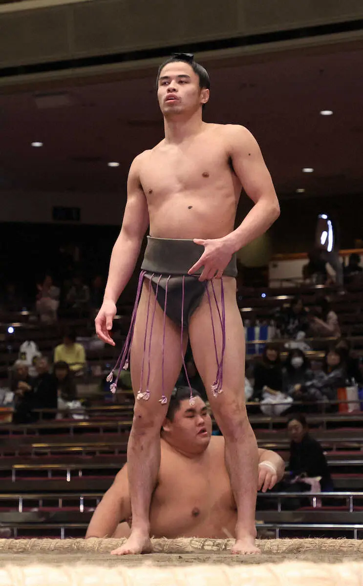 【画像・写真】体重73・8キロ！異色の幕下力士誕生へ　角界で3番目に軽い三段目の山藤が5勝目　幕下昇進確実に