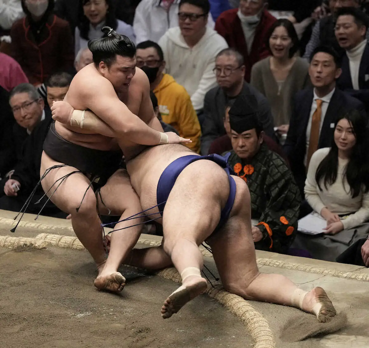 【画像・写真】金峰山が初Vへ2敗死守　1差で豊昇龍ら4力士が追走でV争い大混戦！　琴桜は綱獲り一転…痛恨の負け越し