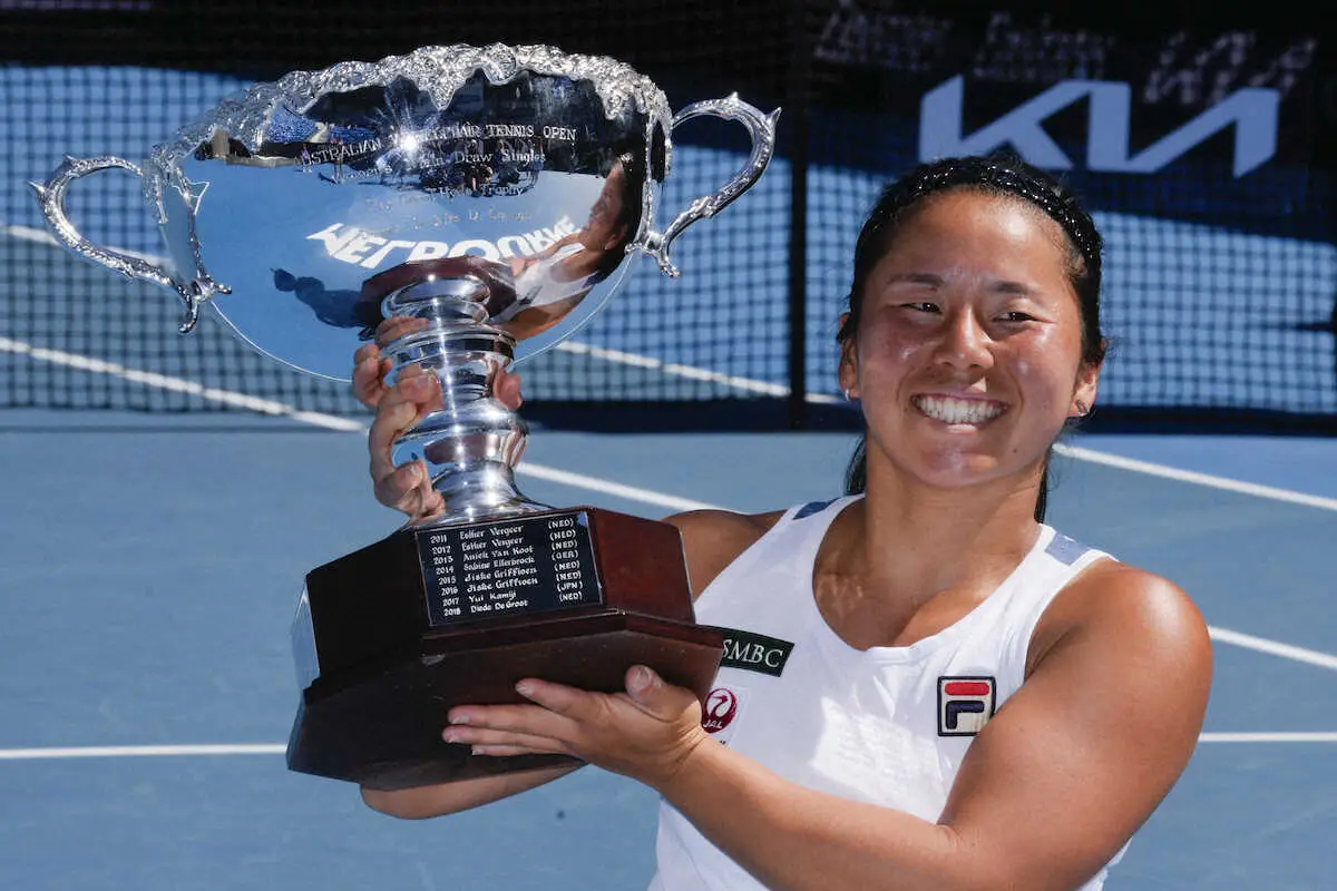 【画像・写真】【全豪OP】パリ・パラ2冠の上地結衣が5年ぶりV 対戦70回目のファンクート撃破、四大大会通算9勝目