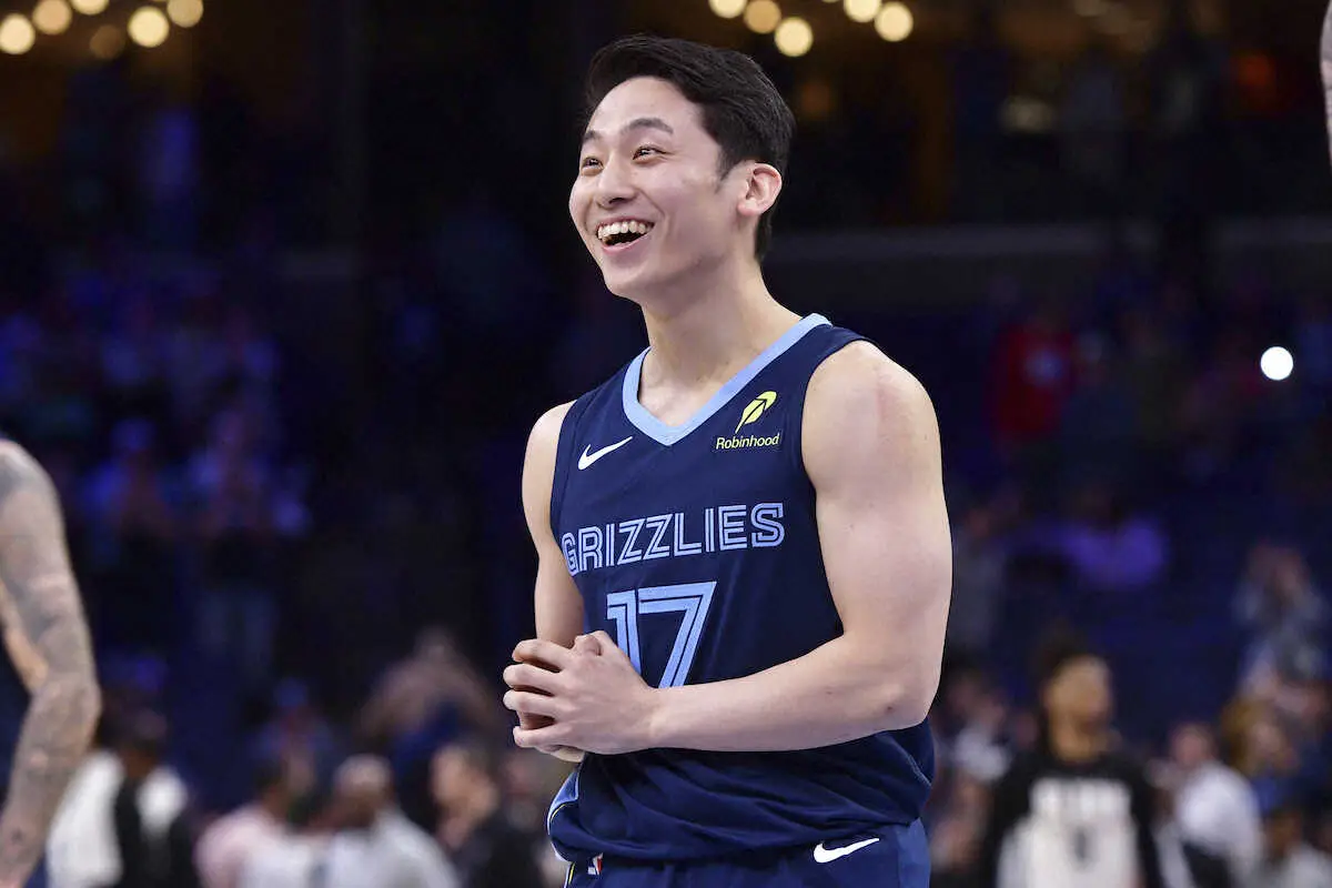 【画像・写真】河村勇輝　Gリーグとのダブルヘッダー出場でファン大歓声！豪快ダンクをアシスト　グリズリーズ3連勝