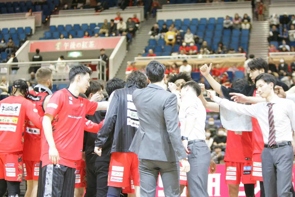 【画像・写真】大阪エヴェッサがホームゲーム連勝　藤田HC「プレーオフ出場目指してチーム力上げていきたい」