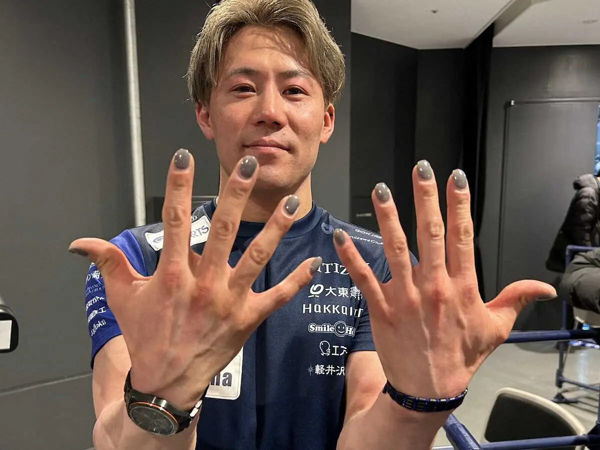 【画像・写真】【カーリング】SC軽井沢ク小泉「気持ちが上がった」初体験ネイルで日本一引き寄せる