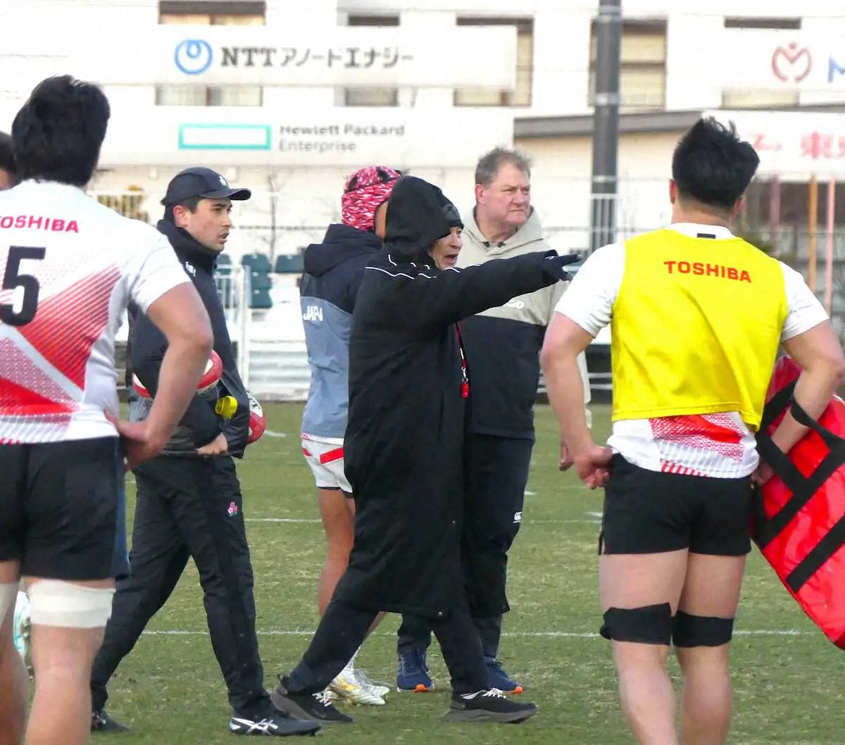 【画像・写真】【ラグビー】エディーHC「日本代表をいち早く強化させるには…」大学生以下期待の若手を熱心に指導
