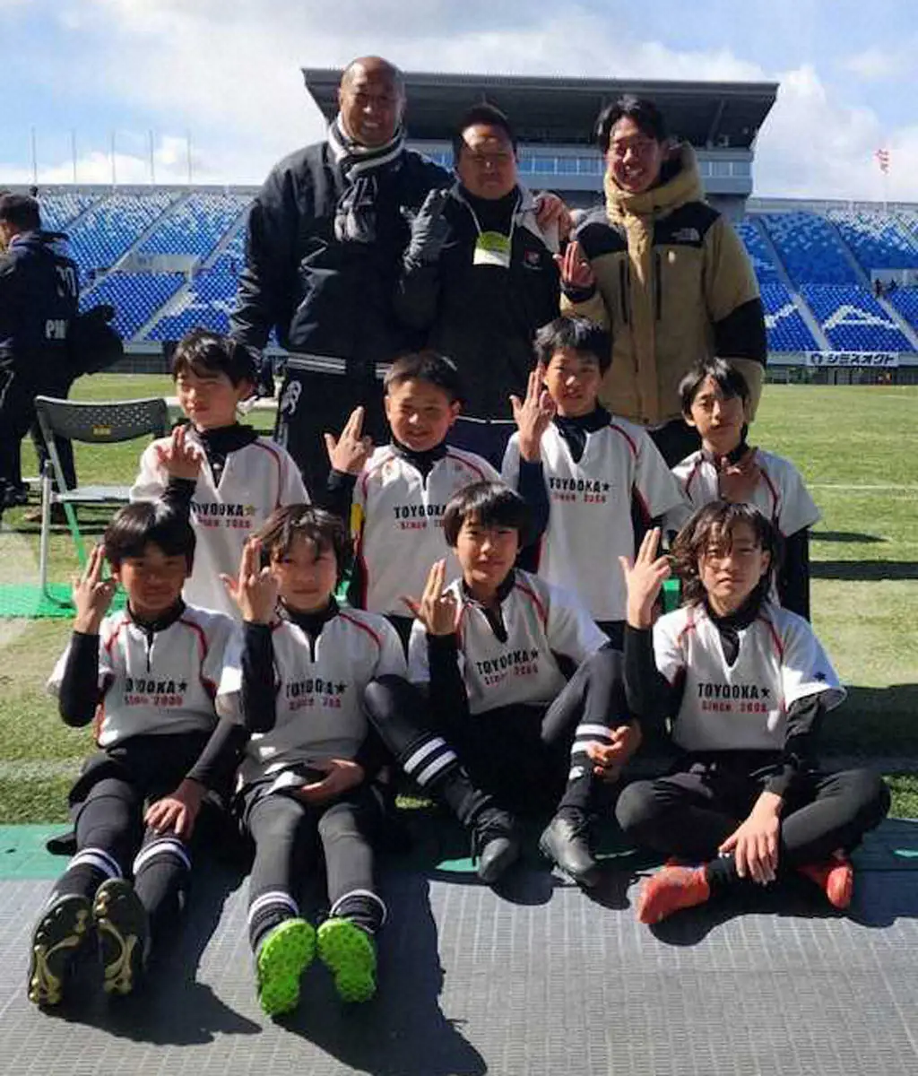 【画像・写真】【ラグビー】元日本代表FW伊藤剛臣氏「未来の日本代表出てきて！」小学生タグラグビー大会観戦