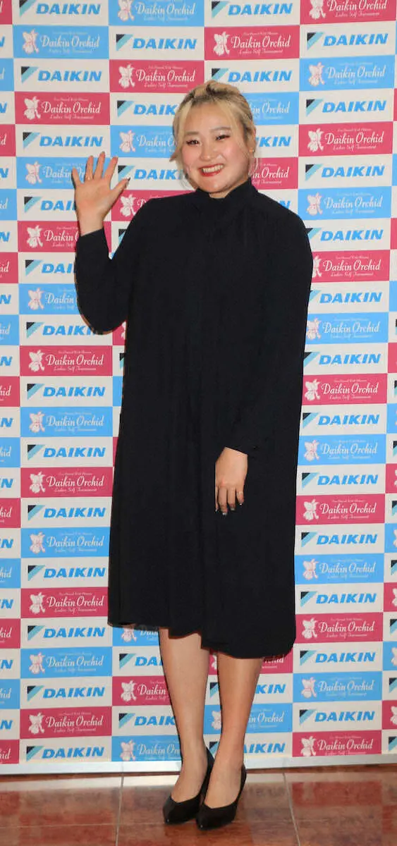 【画像・写真】＜ダイキンオーキッドレディース前夜祭＞ドレスアップして前夜祭に出席した桑木　（撮影・西川祐介）