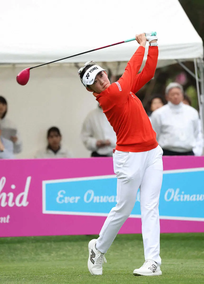 【画像・写真】前年度優勝の岩井千怜、通算2アンダーで首位浮上　女子ゴルフ開幕戦第2日