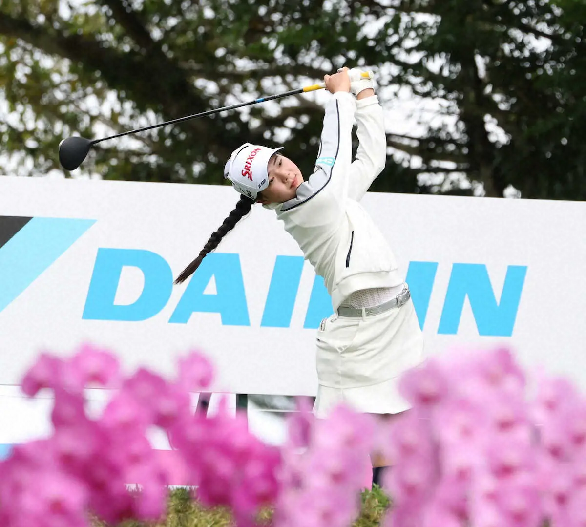 【画像・写真】菅楓華、単独首位　史上初の10代による4日間大会完全Vに王手　さすがの19歳、いざ宮里藍超え