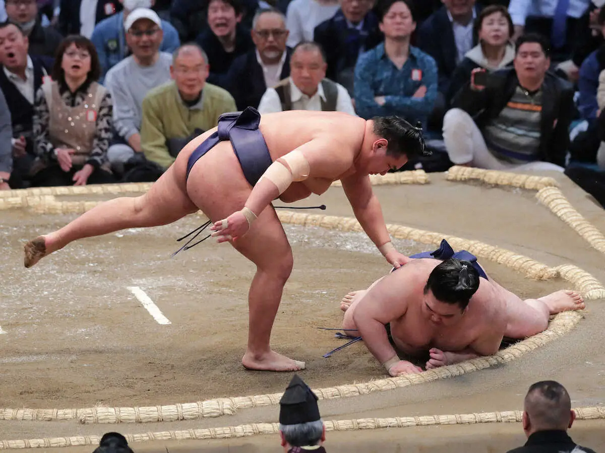 【画像・写真】豊昇龍　巻き返し狙う3連勝！　琴桜は意地の2勝目　大の里は痛恨の初黒星…全勝力士は平幕2人に