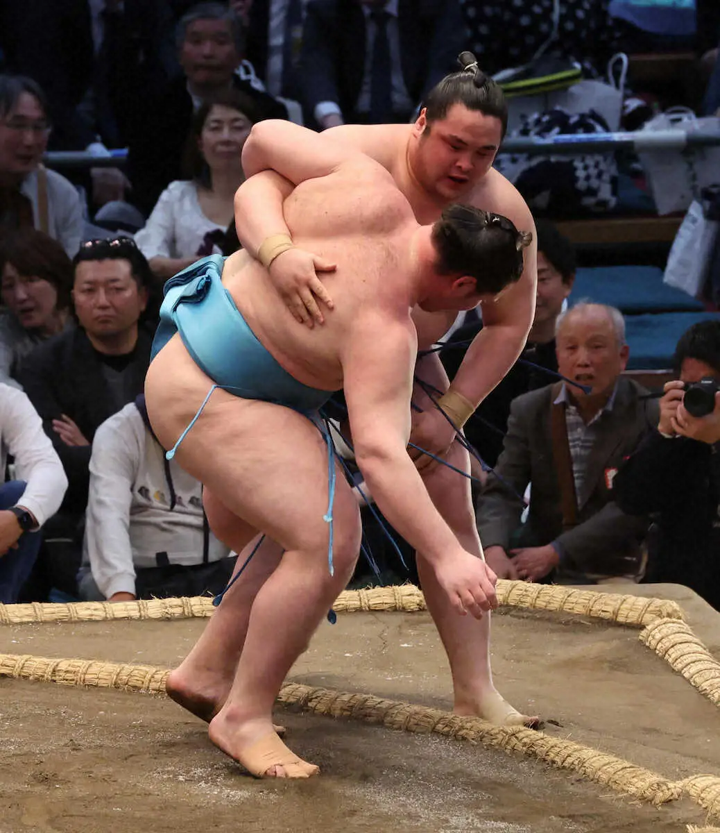 【画像・写真】5日目にして全勝力士消滅…新横綱・豊昇龍が痛恨2敗目　カド番・琴桜は黒星先行…遠藤＆阿武剋が初黒星