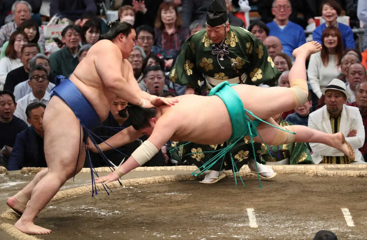 【画像・写真】豊昇龍が3敗目！場内騒然…高安が2年半ぶり金星　大の里は1敗キープ！美ノ海も御嶽海に逆転勝利で並走