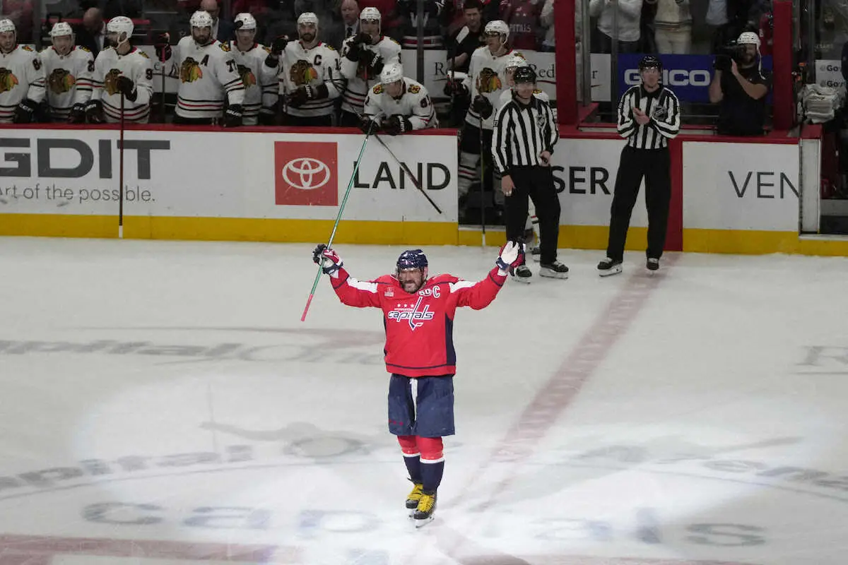 【画像・写真】【NHL】“神の記録”に並んだ！　39歳オベチキンがグレツキー氏の前で2発　歴代最多タイ894ゴール