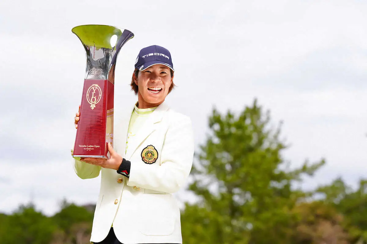 【画像・写真】9年ぶりの日本人30代の2週連続V　穴井詩「一日中緊張感を保ちながらできました。それも幸いしました」