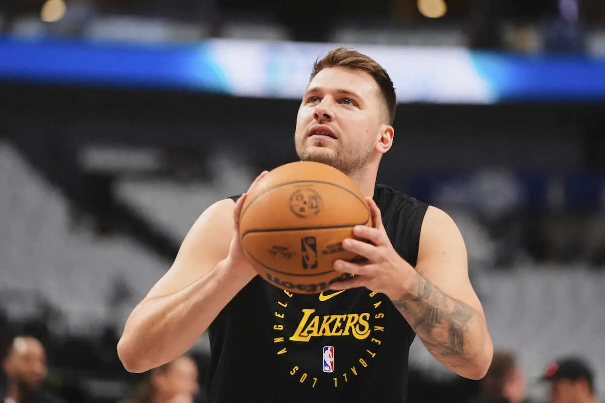 【画像・写真】レイカーズ・ドンチッチが古巣初凱旋！トリビュート映像に涙…会場大歓声「今まで本当にありがとう」