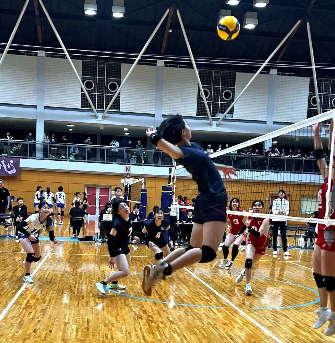【画像・写真】【関西大学バレー】女子は1部復帰した千里金蘭大が昨秋覇者の龍谷大を破る