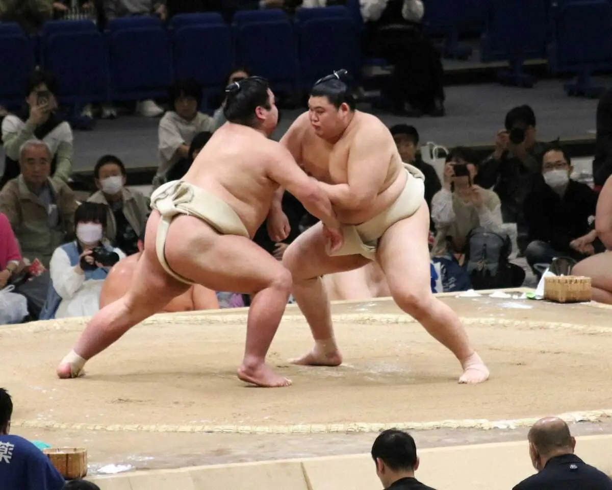 【画像・写真】大の里「しっかり稽古を…」　熱海富士らと12番で11勝　綱獲りの夏場所へ「もう一度エンジンかけ直す」