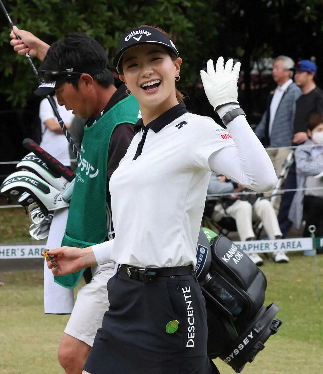 【画像・写真】注目ルーキー青木香奈子がプロ初優勝！プレーオフで中村心を破る　下部ツアー大王海運レディース