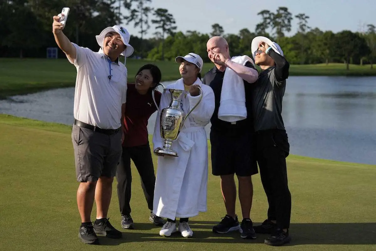 【画像・写真】「最後のパットは全身震えながらストローク」西郷真央が涙のメジャー初制覇　PO1H目でバーディー決着