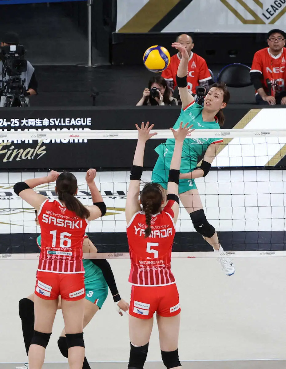 【画像・写真】【SVリーグ】大阪M・林の執念の左足レシーブが光る「とっさでした」初代女王に王手