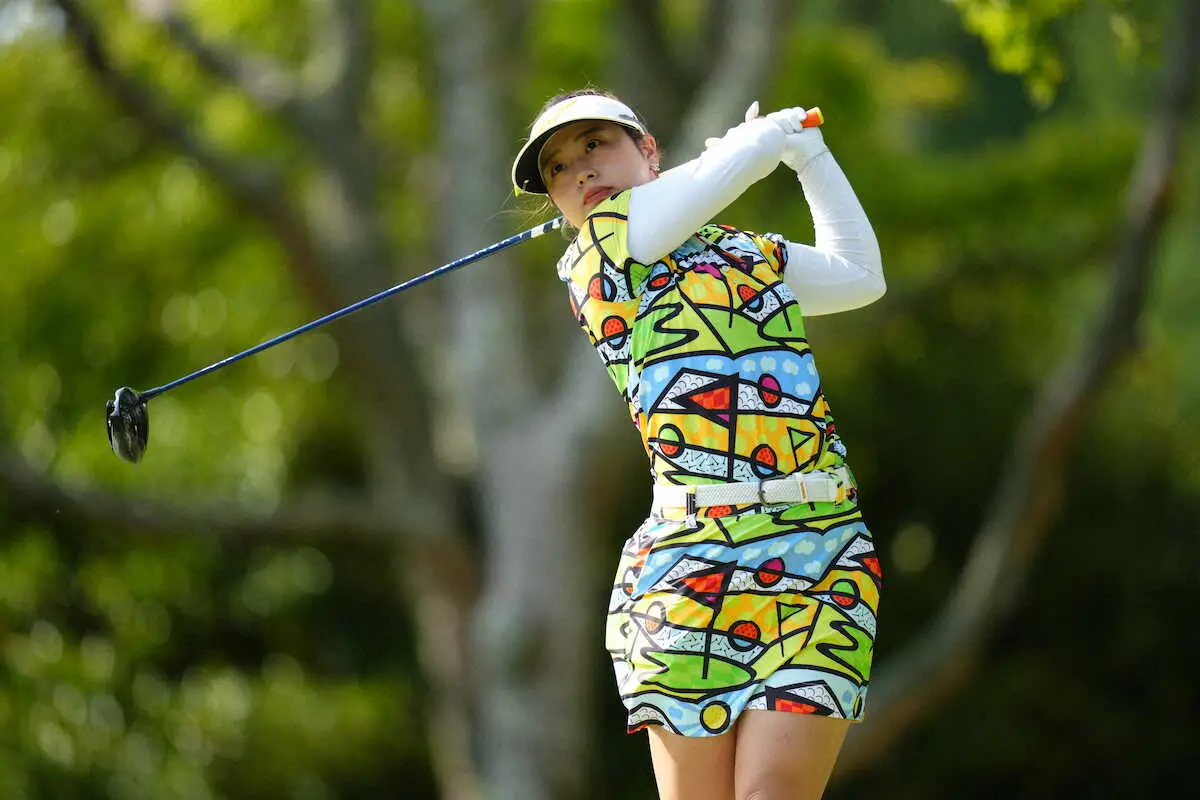 【画像・写真】仲村果乃　67で初の首位「なんか新鮮」　吉川なよ子の愛弟子が初優勝に王手　パナソニック・オープン