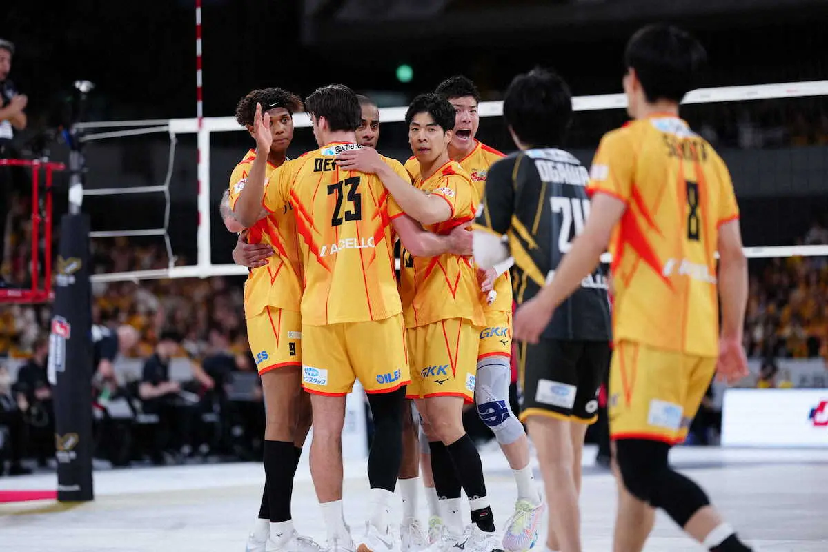 【画像・写真】【SVリーグ】愛知　0―2から「痛恨」逆転負け　宮浦「重要な点を取りきれなかったのが悔しい…」