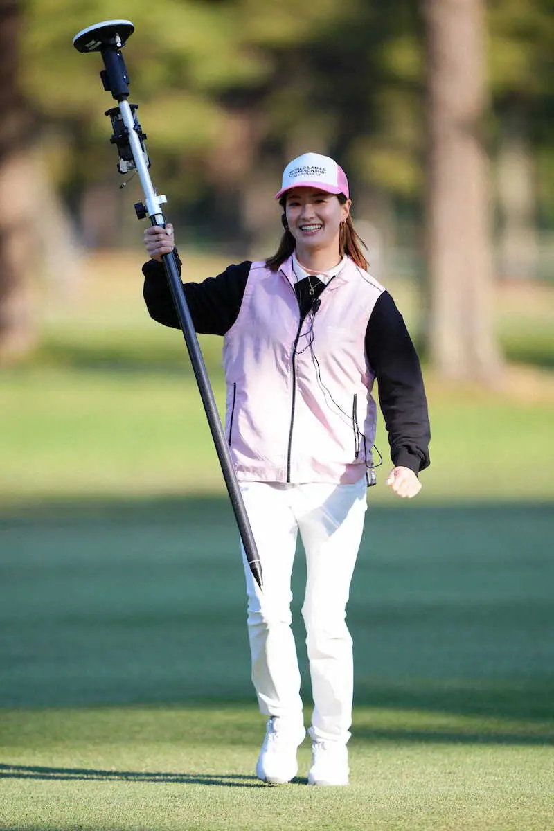 【画像・写真】ルーキー青木香奈子ら　フォアキャディーなどで大会運営をサポート　ワールド・サロンパスC