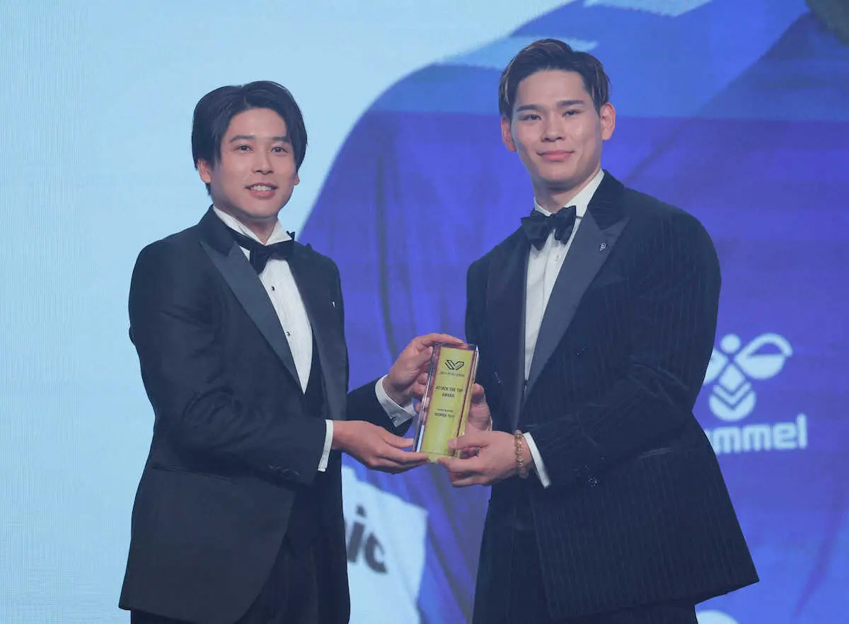 【画像・写真】バレー西田有志“夫婦愛”アピールの腕時計、妻は元代表主将の古賀紗理那さん　SVリーグアウォーズ