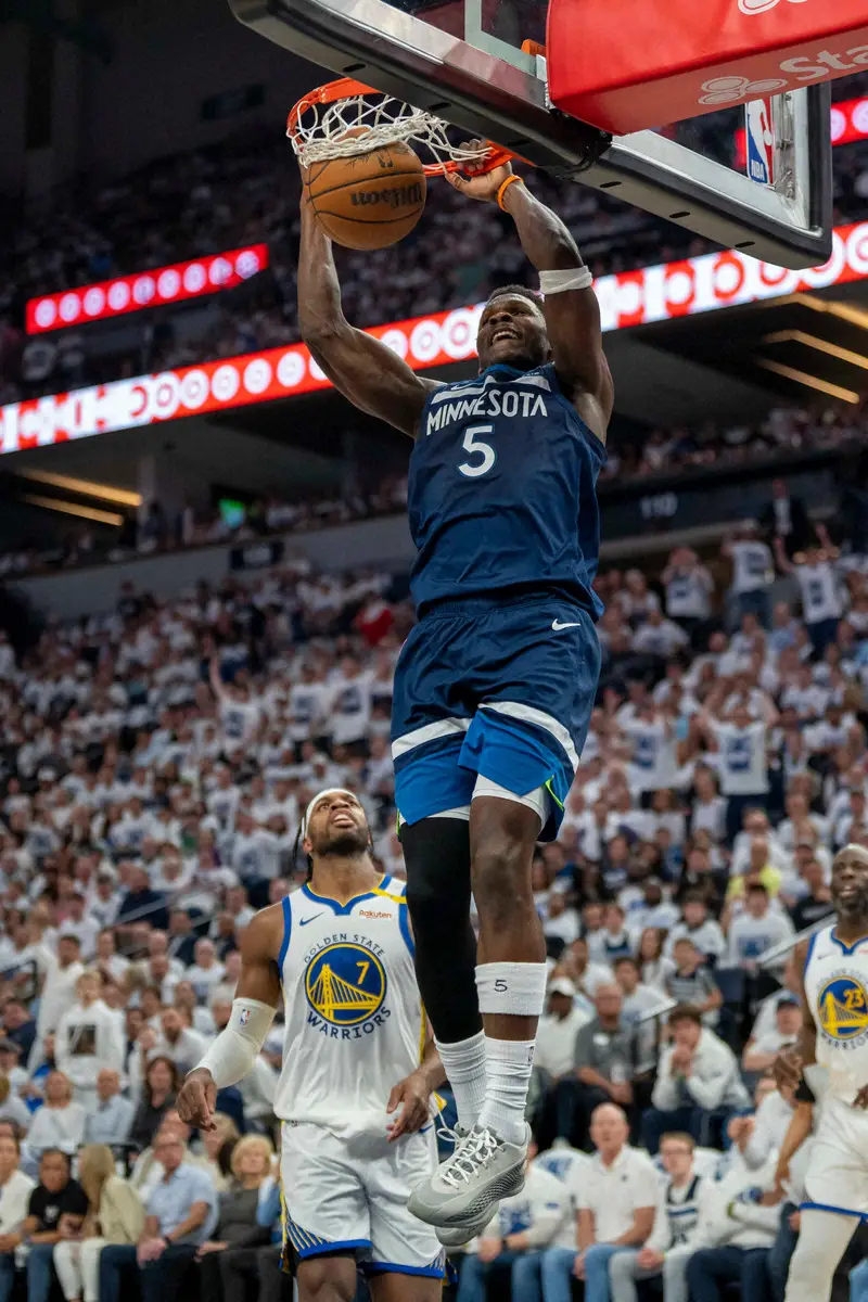 【画像・写真】【NBA】ウルブズ快勝！1勝1敗のタイに　エドワーズ“危機一髪”負傷も復帰、ランドルがダブルダブル