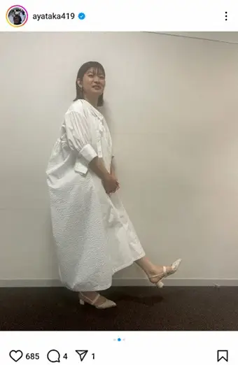 【画像・写真】ベストマザー賞受賞の金メダリスト35歳　「子供がいるとなかなか着ない」純白ワンピ姿を披露