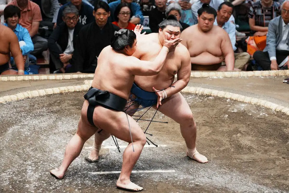 【画像・写真】【玉ノ井親方　視点】大の里が会心の相撲　今場所は体が重くなった分、動き回られた時にどう対応できるか