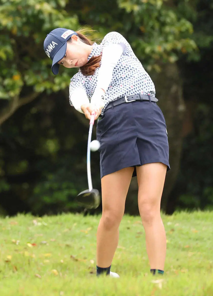 【画像・写真】金沢志奈が単独首位ターン　小祝さくらと神谷そらが2打差の2位で追走　最終組が前半終了