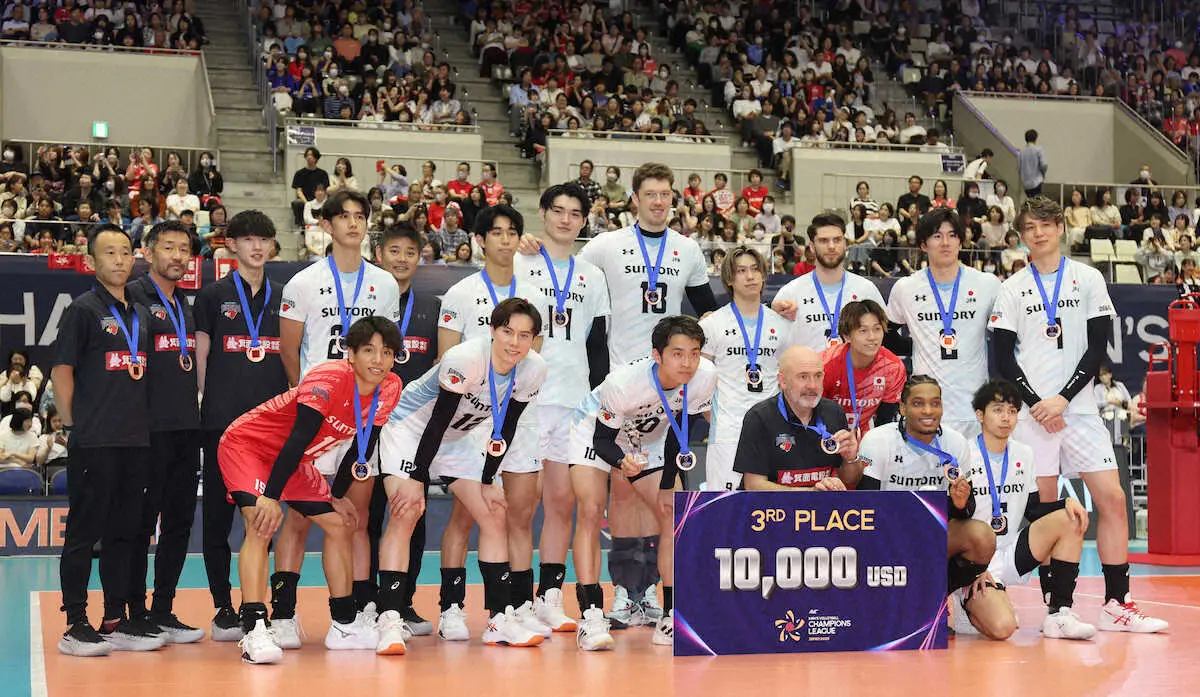 【画像・写真】【バレーボール】サントリー、今季最終戦に快勝でアジア3位　高橋藍ら躍動で前日の涙を払拭
