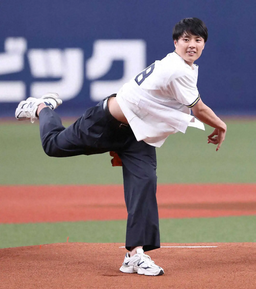 【画像・写真】「ワンバウンドは悔しかった」　大阪エヴェッサ　牧隼利　プロ野球オリックス戦で始球式　