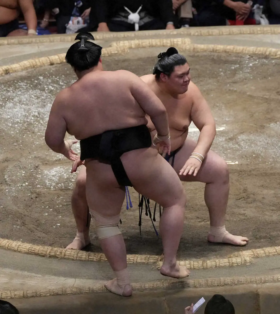 【画像・写真】大の里　記録尽くめ4度目賜杯！戦後最速の横綱昇進確実　13日目V10年ぶり、日本出身貴以来29年ぶり