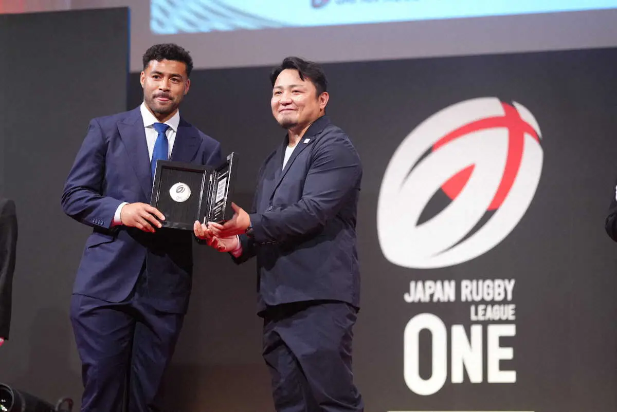 【画像・写真】【リーグワン年間表彰式】BL東京を連覇に導いたSOモウンガが2季連続の選手間投票MVPを受賞